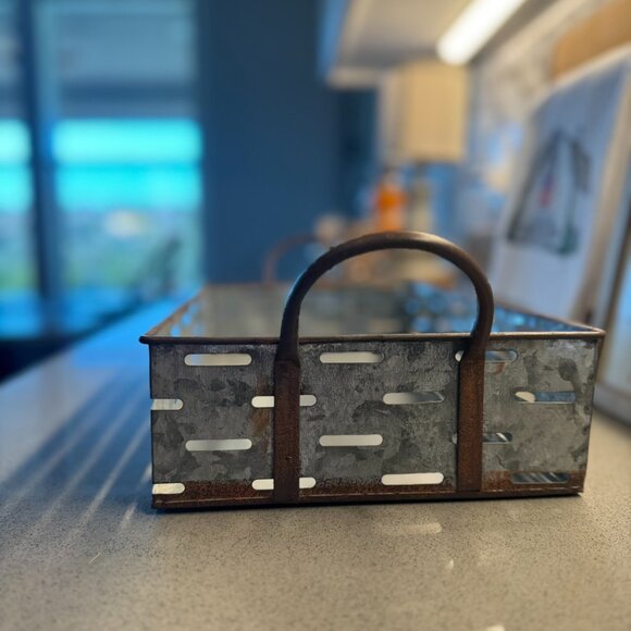 Large Galvanized Metal Tray – Farmhouse Style - Picture 4 of 10